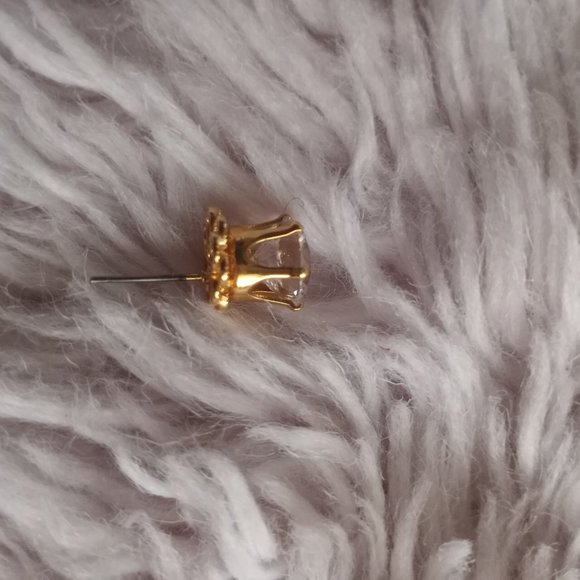 Gold Diamond Earrings - Picture 5 of 8